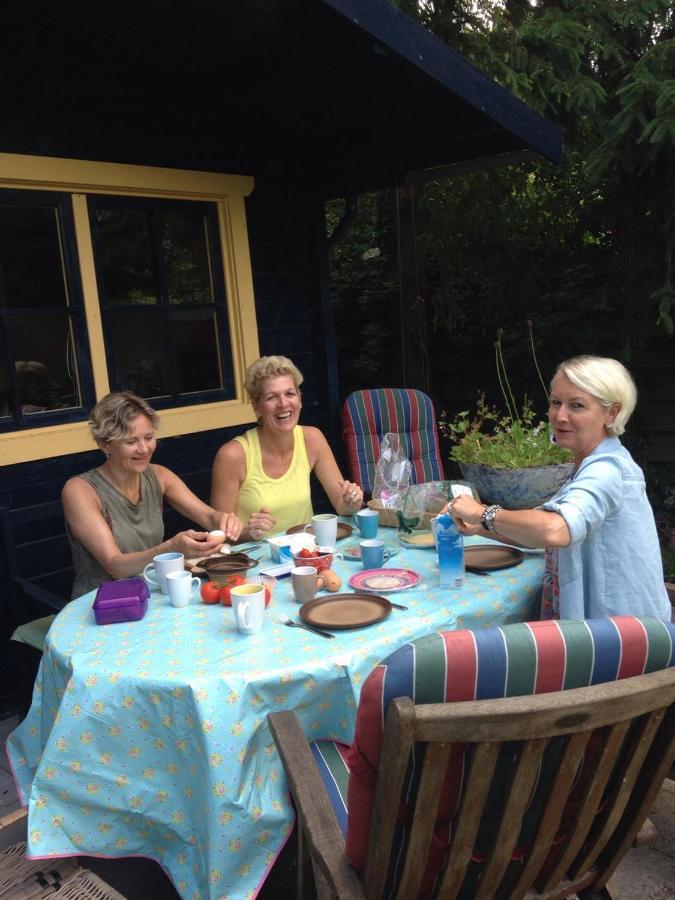 Guesthouse Vakantiehuis In Een Mooie Tuin In Het Centrum Van Zuidlaren! Bagian luar foto
