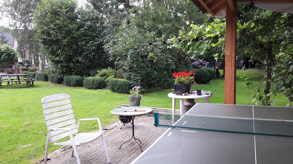Guesthouse Vakantiehuis In Een Mooie Tuin In Het Centrum Van Zuidlaren! Bagian luar foto
